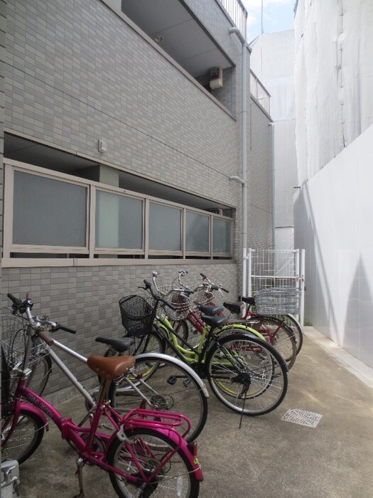 物件外観写真3　(駐輪場)