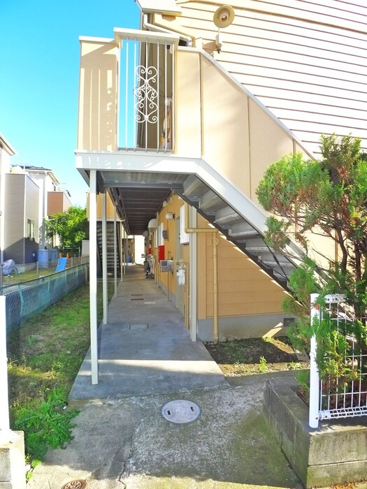 物件外観写真3　(エントランス部分)