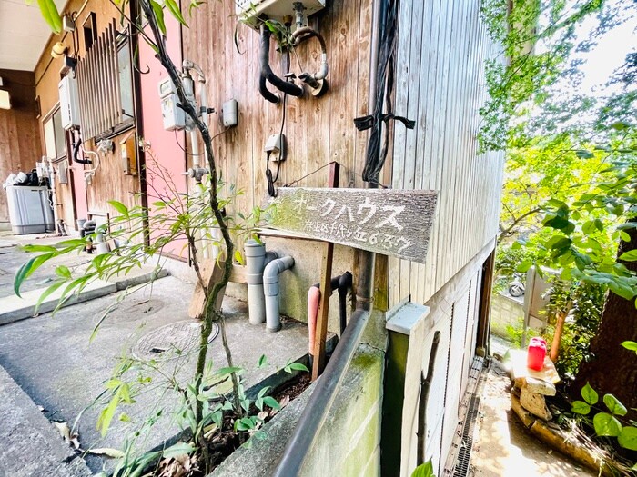 物件外観写真2　(エントランス部分)