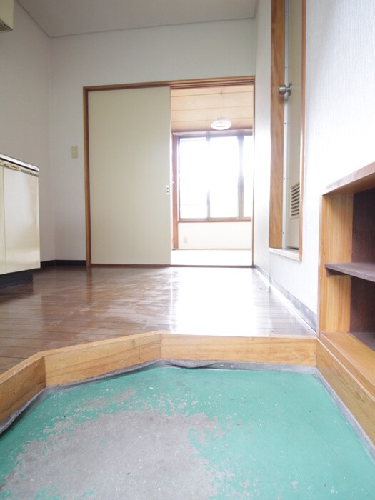 物件内観写真10　(玄関)