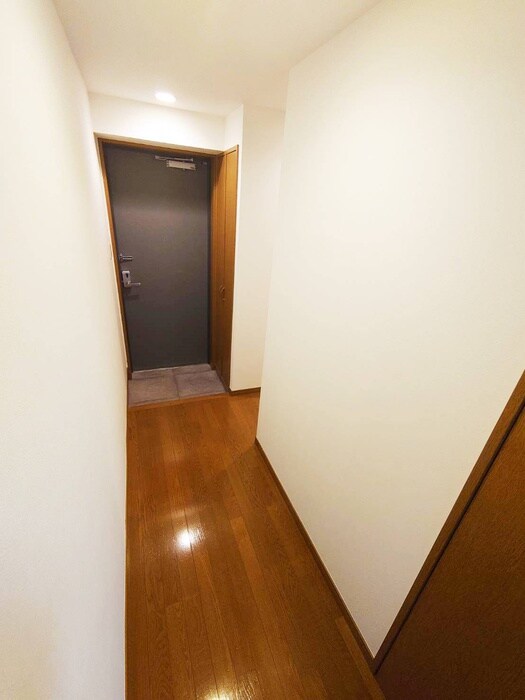 物件内観写真16　(玄関)