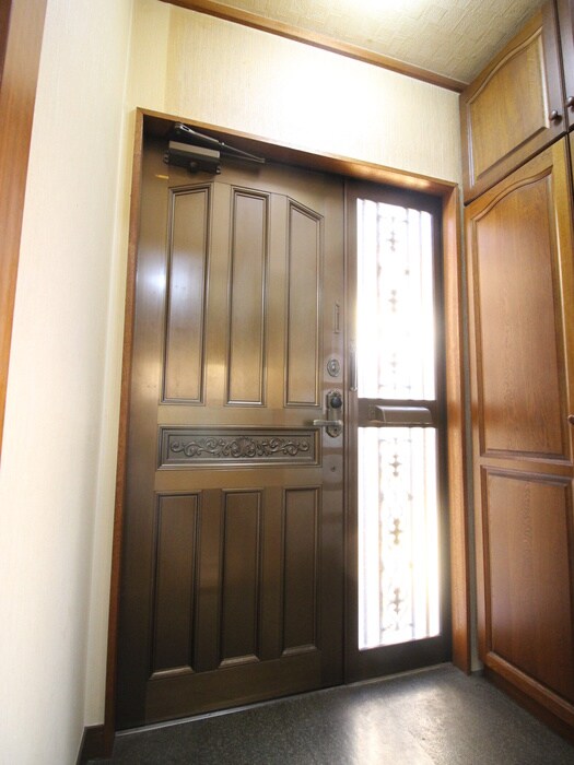 物件内観写真16　(玄関)