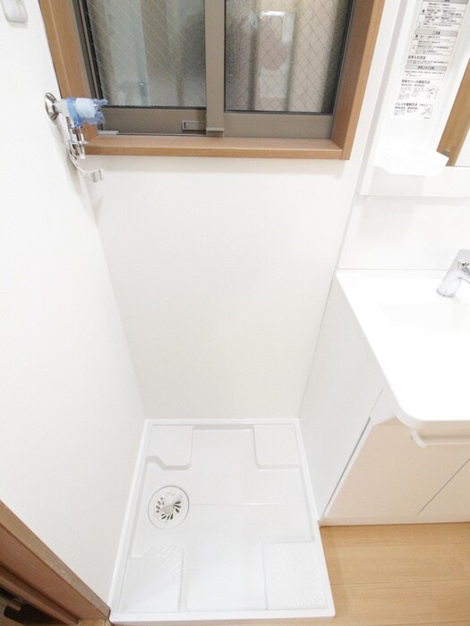 物件内観写真15　(洗濯機置場)