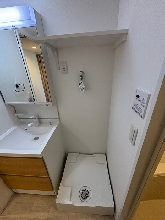 物件内観写真18　(洗濯機置場)