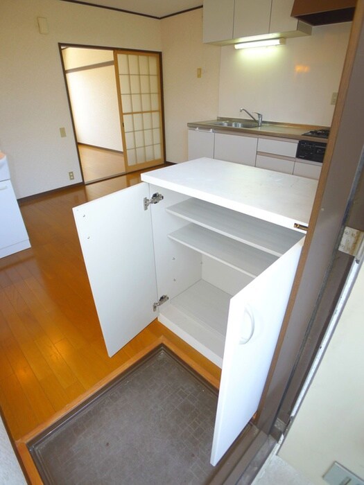 物件内観写真7　(玄関)