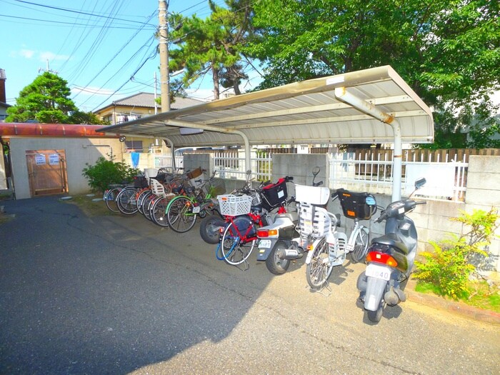 物件外観写真3　(駐輪場)