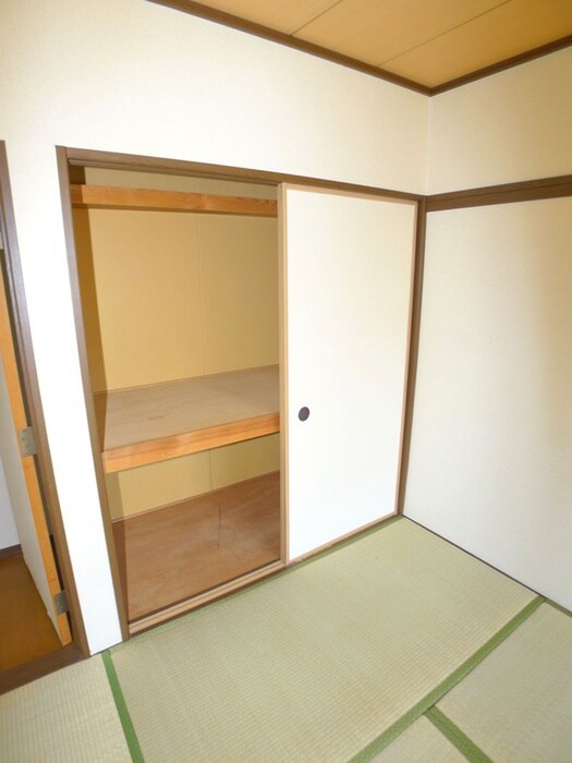 物件内観写真12　(収納)