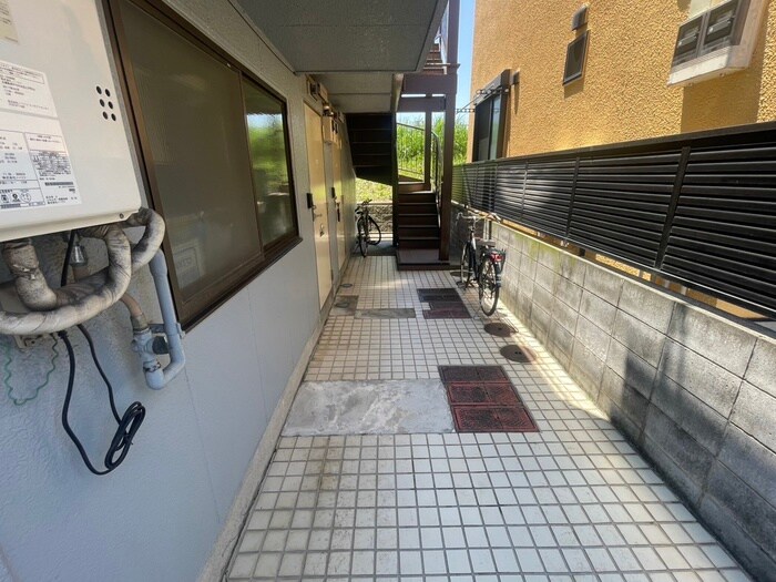 物件外観写真5　(エントランス部分)