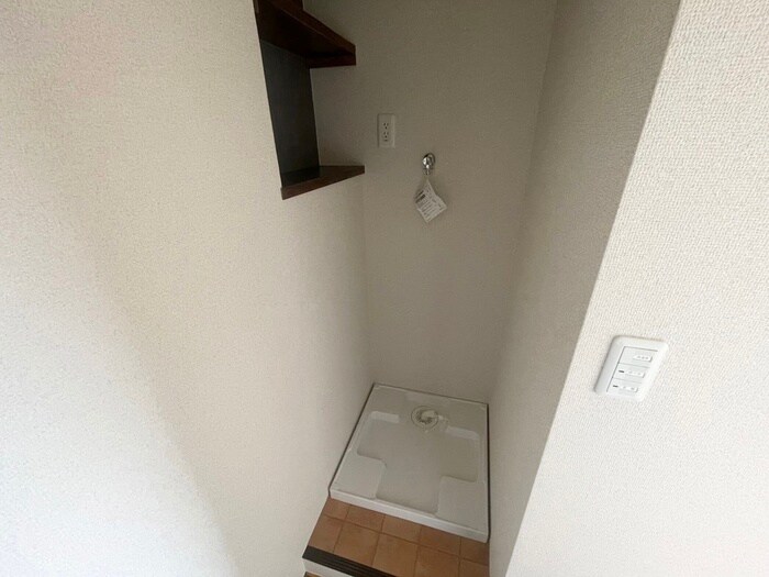 物件内観写真13　(洗濯機置場)