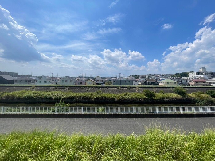 物件内観写真19　(室内からの展望)