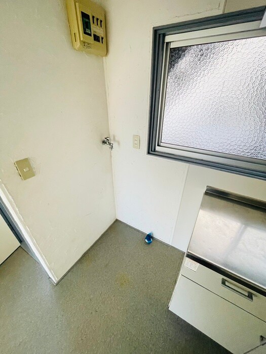 物件内観写真11　(洗濯機置場)