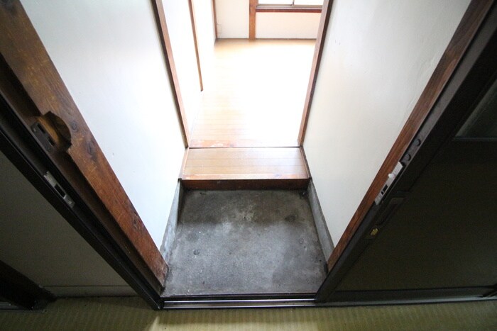 物件内観写真8　(玄関)