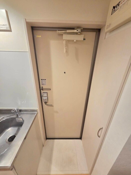 物件内観写真17　(玄関)