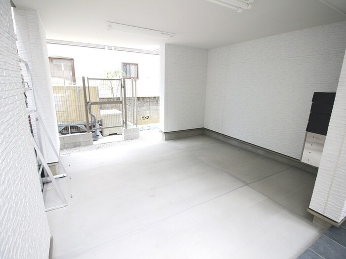 物件外観写真6　(駐輪場)