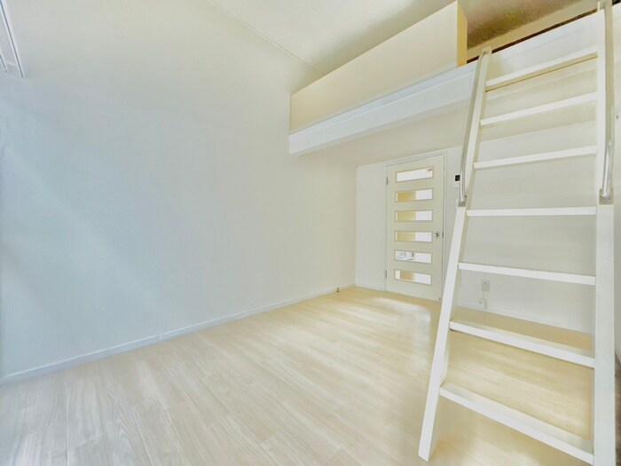 物件内観写真4　(居室)