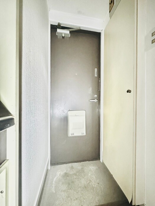物件内観写真11　(玄関)
