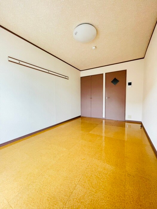 物件内観写真6　(居室)