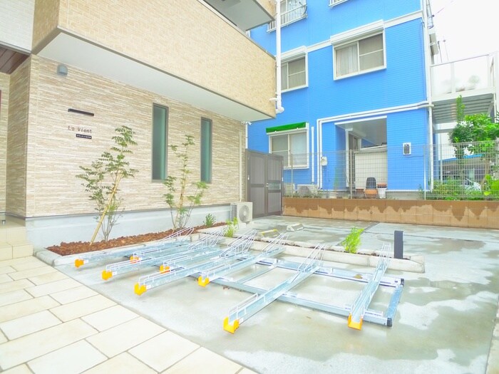 物件外観写真5　(駐輪場)