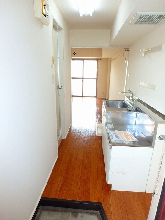 物件内観写真7　(玄関)