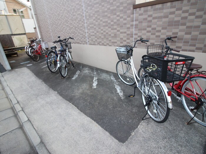 物件外観写真6　(駐輪場)