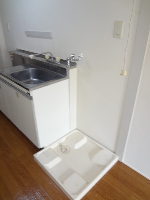 物件内観写真14　(洗濯機置場)