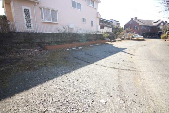 物件外観写真6　(駐車場)