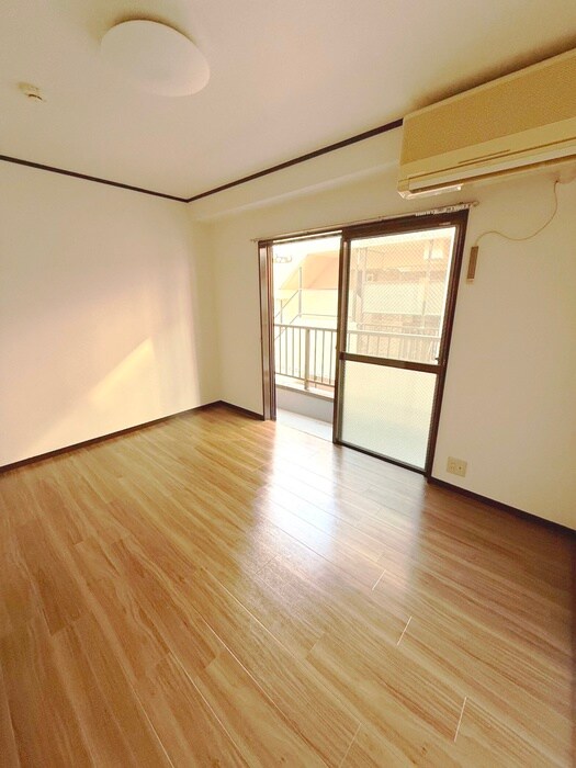 物件内観写真7　(居室)