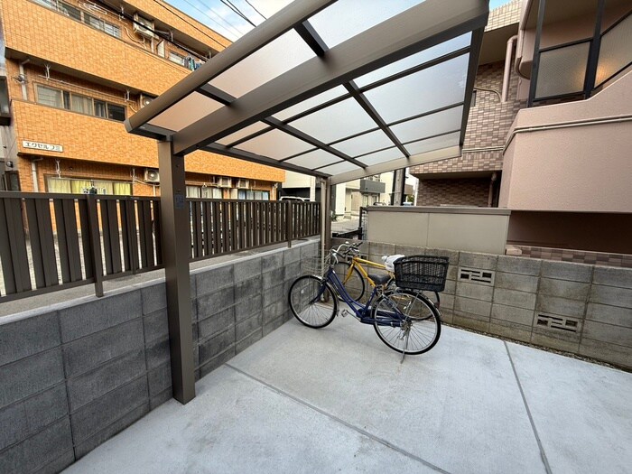 物件外観写真3　(駐輪場)
