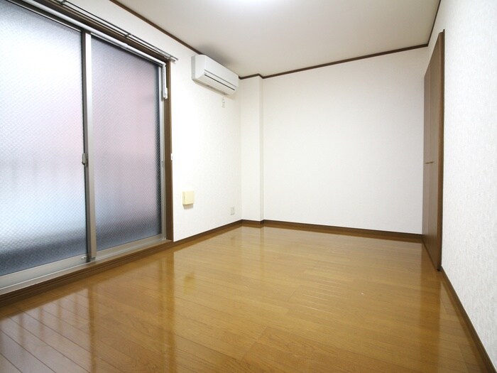 物件内観写真4　(居室)