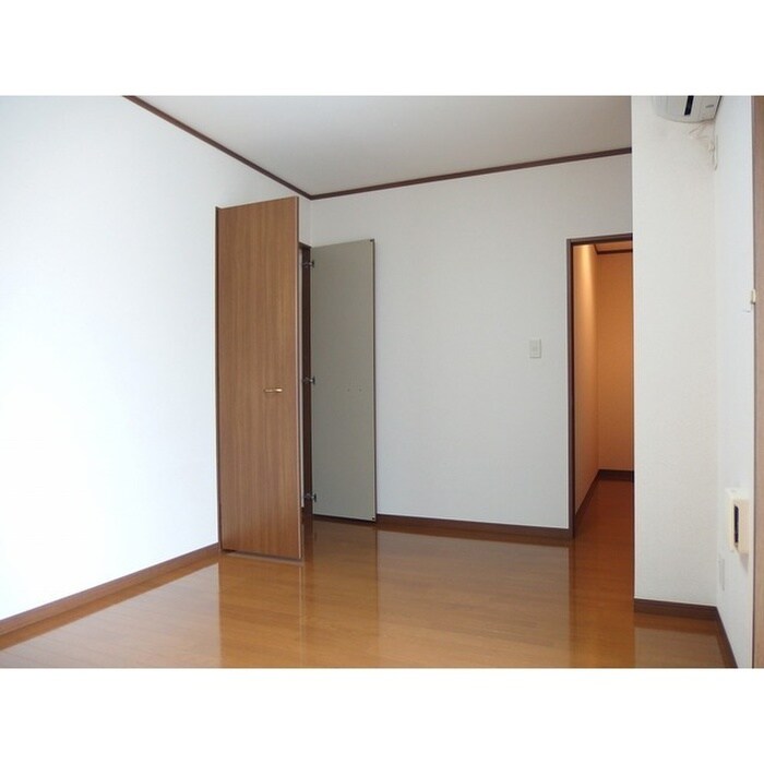 物件内観写真4　(居室)