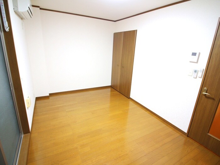 物件内観写真5　(居室)