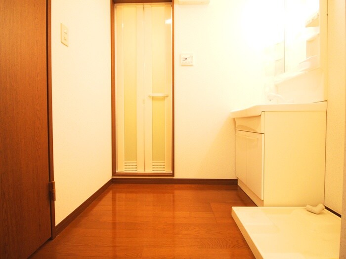 物件内観写真13　(洗濯機置場)