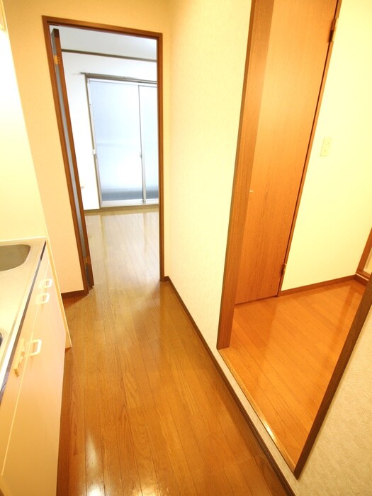 物件内観写真17　(廊下)