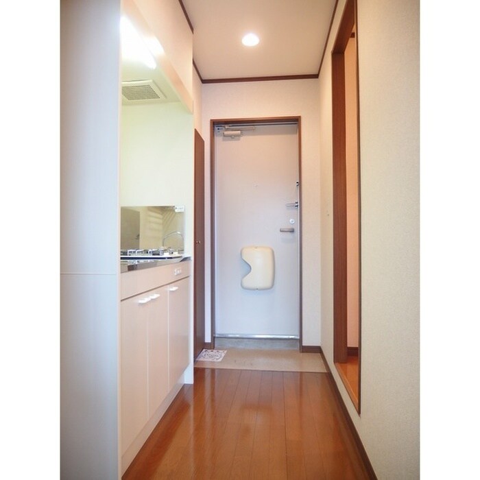 物件内観写真18　(玄関)