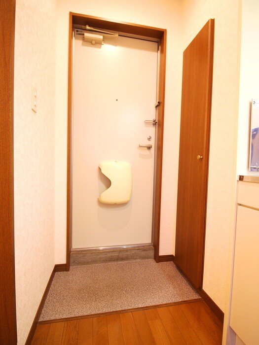 物件内観写真18　(玄関)