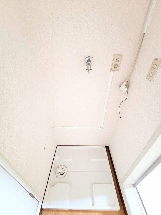 物件内観写真13　(洗濯機置場)