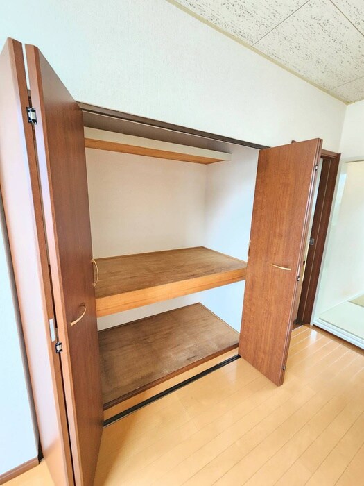 物件内観写真16　(収納)