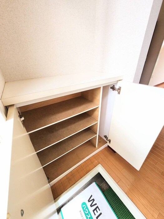 物件内観写真18　(靴箱)