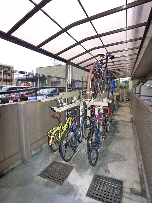 物件外観写真6　(駐輪場)