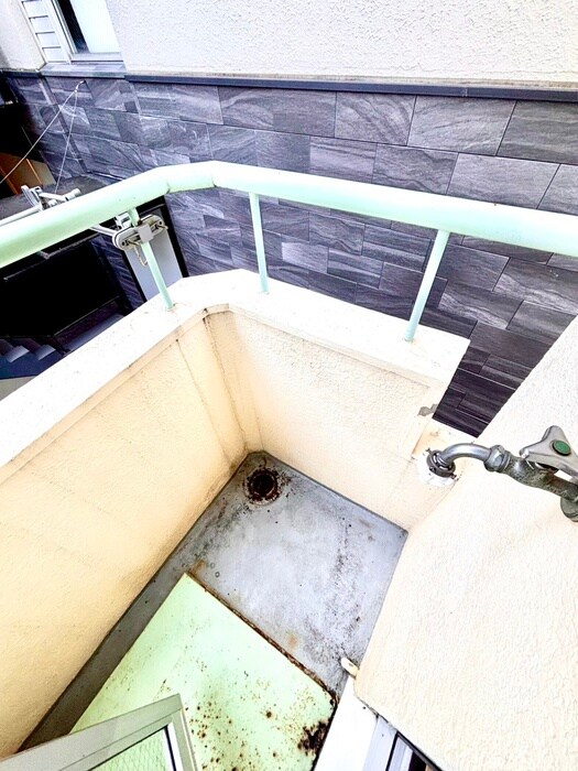 物件内観写真16　(洗濯機置場)