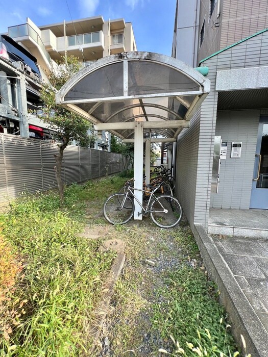 物件外観写真6　(駐輪場)