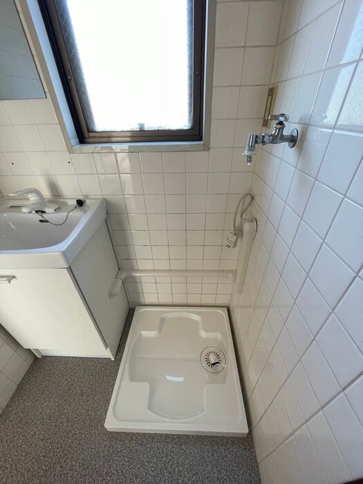 物件内観写真12　(洗濯機置場)