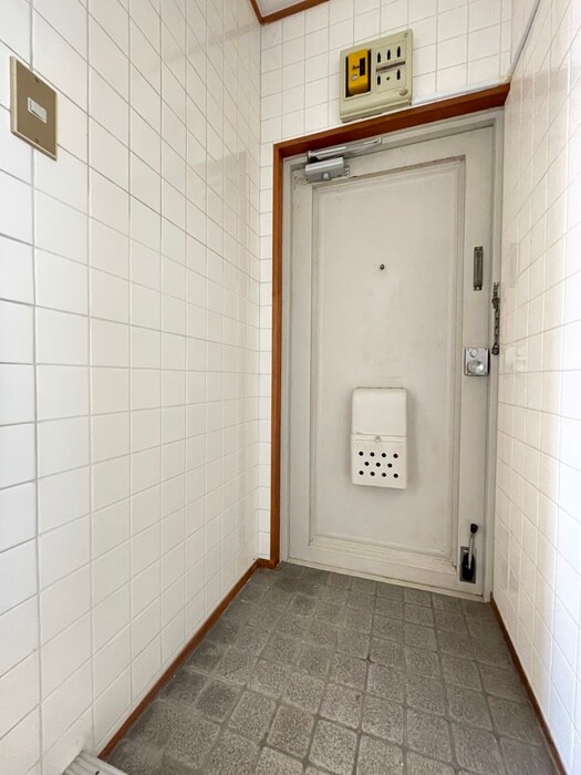 物件内観写真13　(玄関)
