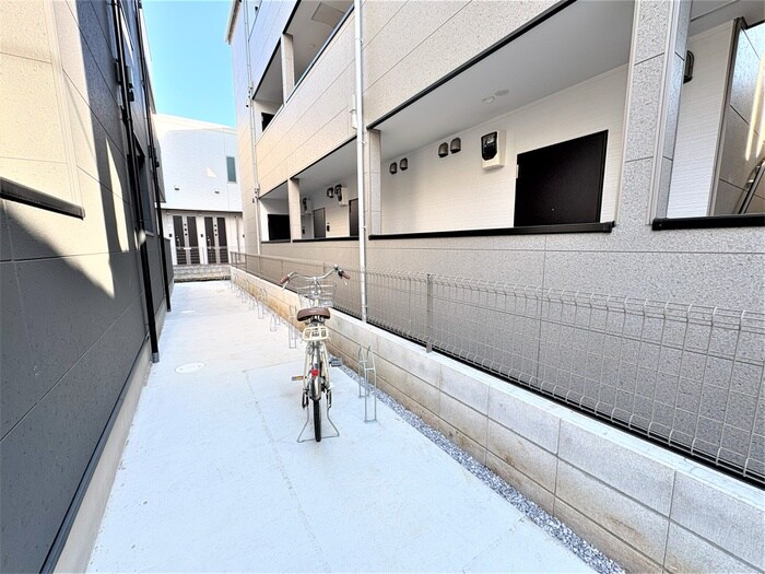 物件外観写真6　(駐輪場)