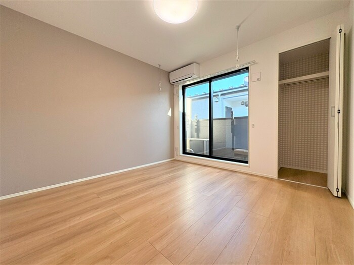 物件内観写真10　(室内からの展望)