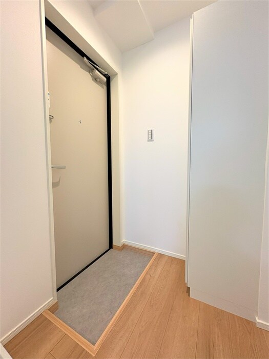 物件内観写真17　(玄関)