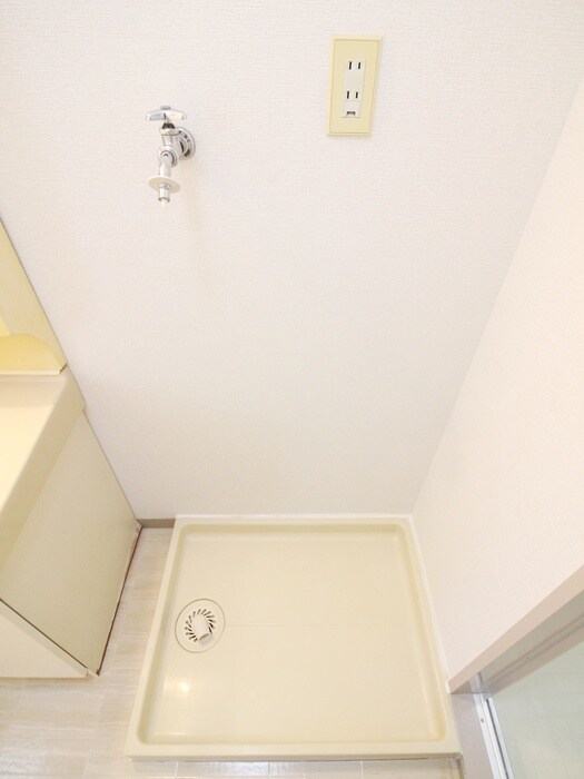 物件内観写真12　(洗濯機置場)