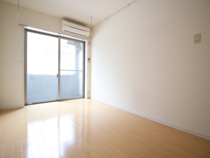 物件内観写真4　(居室)