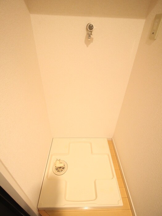 物件内観写真10　(洗濯機置場)