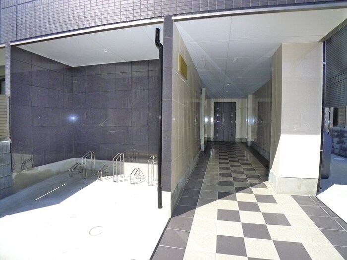 物件外観写真2　(駐輪場)